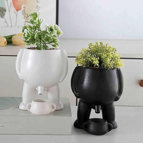 Urinating boy resin flower pot - urinating,