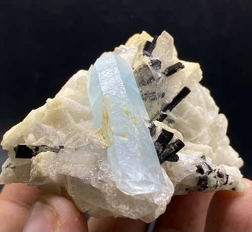 Natural aquamarine crystal - aquamarine,