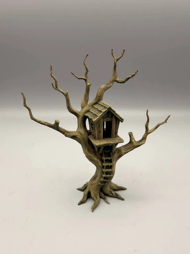 Jumping spider tree house - jumping,