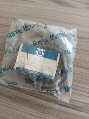 Gearbox oil seal bedford - seal, tl