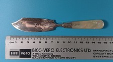 Antique Silver Georgian Butter Knife / Spreader. Mother of Pearl Handle. 1820s.