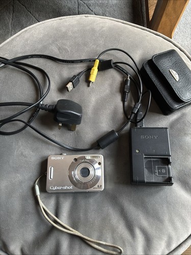 Sony cyber shot - cyber,