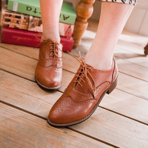 Womens low heel wingtip - wingtip, lace