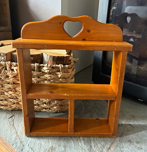 Vintage 90s chunky pine - , wooden