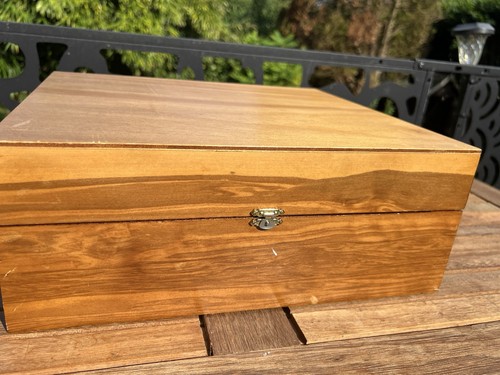 Vintage wooden display case - wooden,