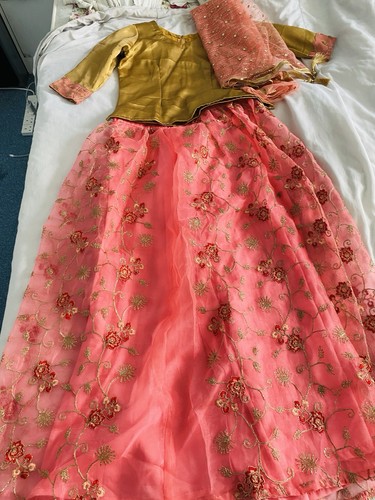 Asian bangladeshi pakistani - asian,