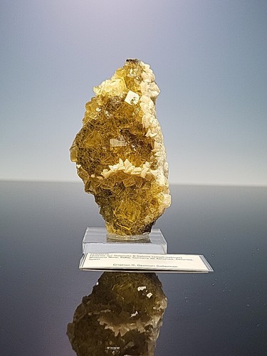 Vibrant fluorite dolomite - vibrant, w