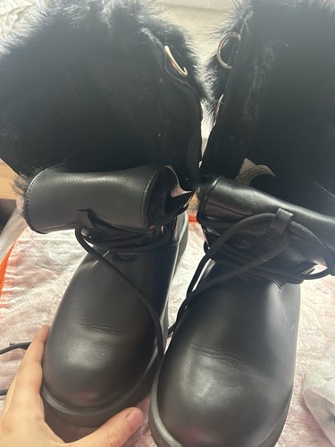 Uggs boots - uggs,