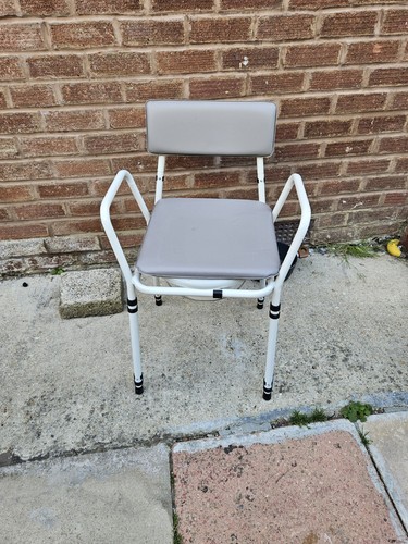 Aidapt essex commode chair - aidapt,