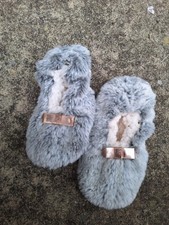 Kids Fluffy Slippers Size Small New Without Box