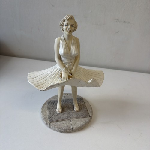 Marilyn monroe figure the - monroe, by