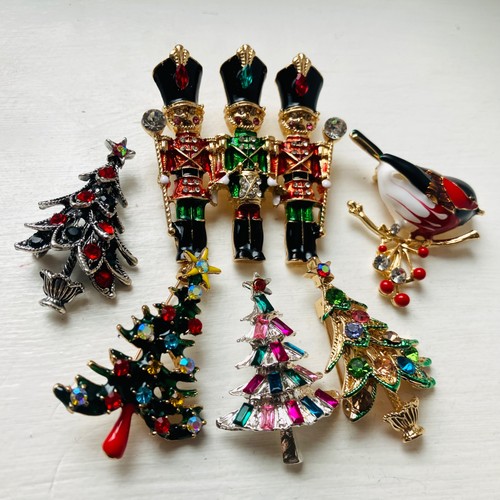 Brooch job lot - brooch,