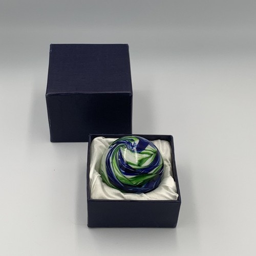 Royal crest paperweight round - crest,