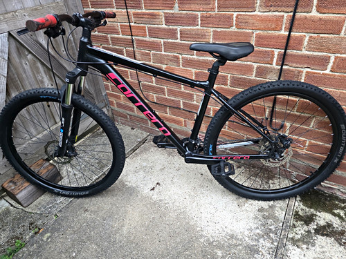 carrera valour