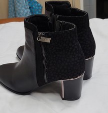 Lotus Women's Black Leather