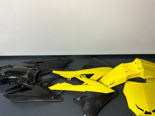 Complete plastic kit yellow - complete,