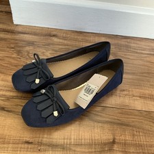 TU  Bow and Fringe Trim Flats