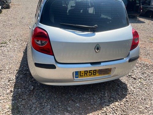 Renault clio 2009 rear bumper - renault,
