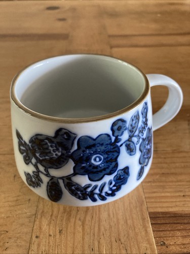 Joyye mug blue white bird - &,