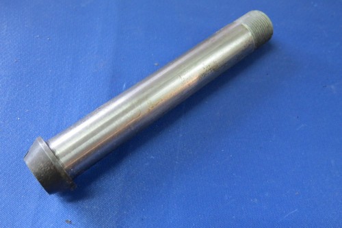 Triumph rear hub - hub, spindle