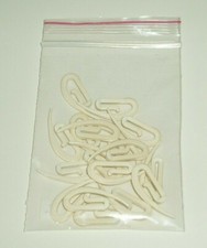CURTAIN GLIDER / HOOKS x 17 - WHITE - PLASTIC - SPARE PARTS - (C)