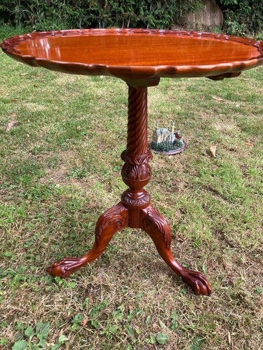 Reproduction chippendale style - reproduction,