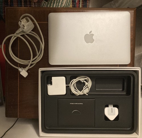 Apple 2012 macbook air - 2012,