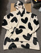 Snuddie Snuddy Fleeced Lounging Jumper Blanket Hooded Hearts Pocket Adult Medium