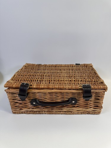 Picnic basket wicker - picnic,