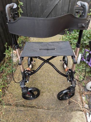 Rollator walking aid with bag - rollator,