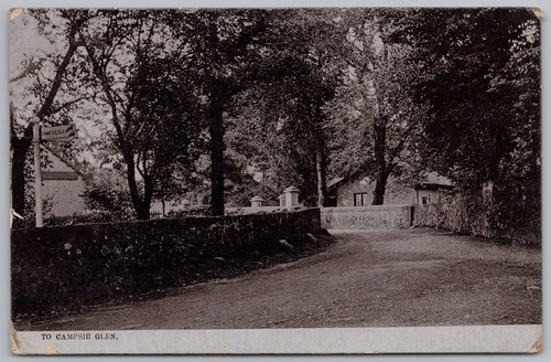 Haughhead sign post campsie - to,