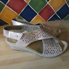 Rieker pinky gold leather ladies wedge heel sandals size 7 (41) vgc