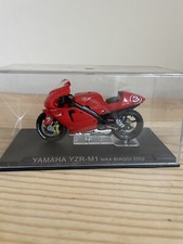 Yamaha YZRM1 Max Biaggi 2002