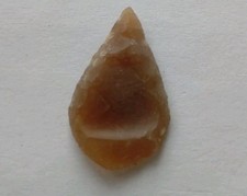 NEOLITHIC FLINT CARVED LEAF-SHAPED ARROWHEAD. STONE AGE BRITAIN 3000 B.C.