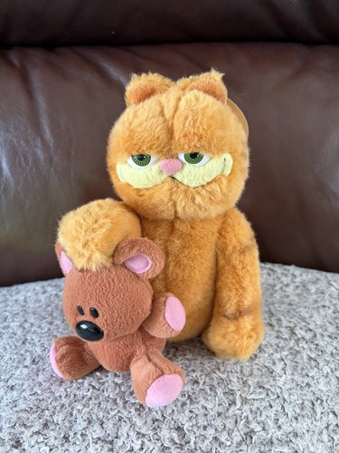 2004 garfield and pooky - 2004,