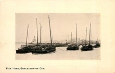 Gorleston sea pier head - on,