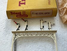 Triang TT Signal Gantry T140  Boxed.