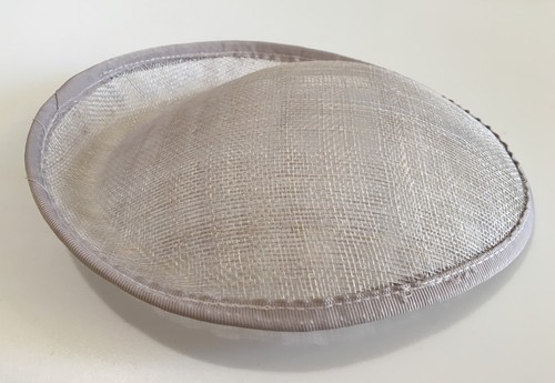 20cm round sinamay - round, dipped