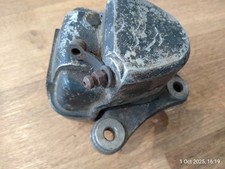 Suzuki GS750 front brake caliper