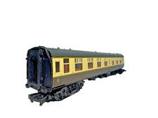 BR MK1 Brown Cream Coach