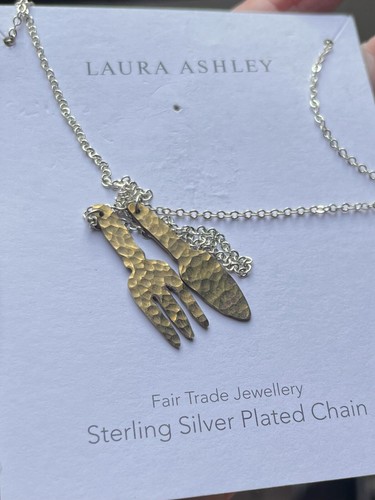 Laura ashley necklace - laura,