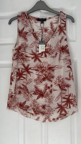 Woman white and red - ,