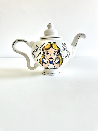 Disney alice wonderland - alice,