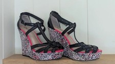 DKNY Donna Karan UK Size 6 Ladies Linda Hibiscus Pink Black Wedge Sandal Shoe