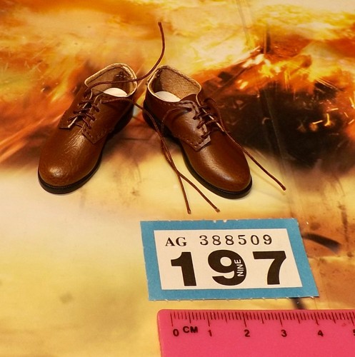 Scale wwii brown shoes - us,