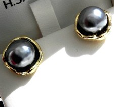 ✨LUSH & LUSTROUS✨ 6g sterling silver 925 gold washed mabe pearl stud earrings
