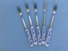 5 CAKE FORKS  Good match
