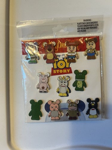 Disney 2010 vinylmation - disney,