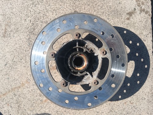 Piaggio vespa lx50 front hub - piaggio,