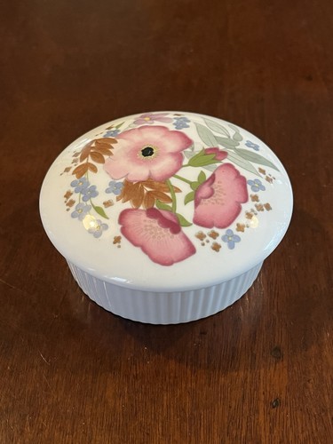 Wedgwood meadow sweet bone - wedgwood,